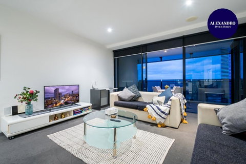 Stunning Views - Hotel Stay On Cavill - Level 24 - Pubs and Clubs 0