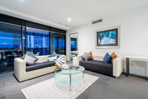 Stunning Views - Hotel Stay On Cavill - Level 24 - Pubs and Clubs 3