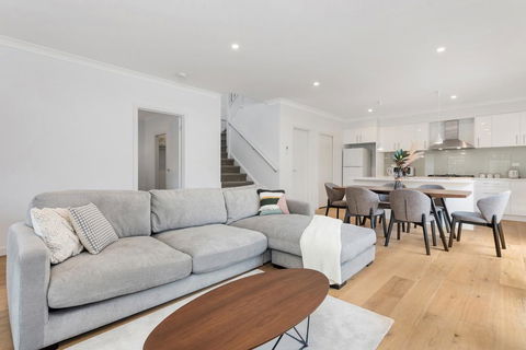 Style, Comfort And Convenience - Pubs and Clubs 0