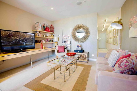 Stylish 1 Bedroom Apartment Amazing City Views - Go Out 2