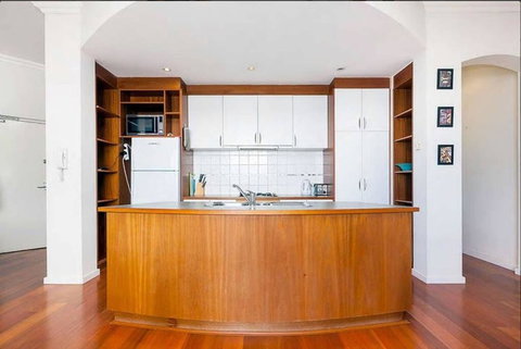 Stylish 2 Bedroom Apartment In The City - Pubs and Clubs 3