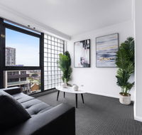 Stylish and Spacious Apt with Double living room - Pubs and Clubs