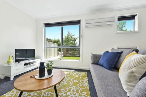 Stylish And Spacious Launceston Villa + Free Wifi - Pubs and Clubs 1