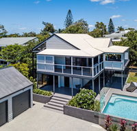 Stylish and spacious masterpiece Sunshine Beach - Pubs and Clubs