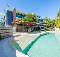 Stylish Beach Side Apartment - Unit 5 - 33 Lorikeet Drive - Pubs and Clubs