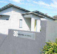 Stylish Holiday Unit - Pubs and Clubs