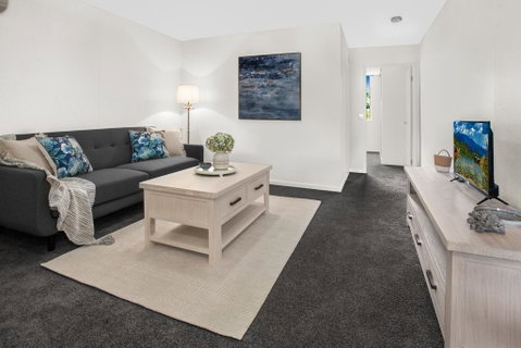 Stylish Split Level Apartment 13 Minutes From City - Pubs and Clubs 0