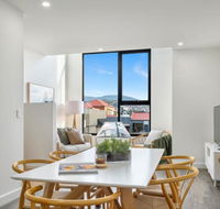 Stylish Townhouse - Pubs and Clubs