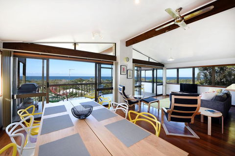 Sun Ray - 9 Pelican Street, Peregian Beach, Noosa Shire - Pubs and Clubs 0