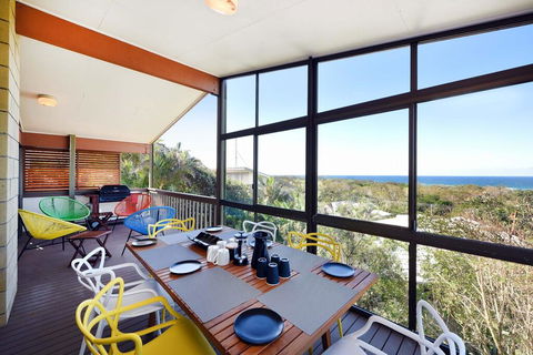 Sun Ray - 9 Pelican Street, Peregian Beach, Noosa Shire - Pubs and Clubs 3