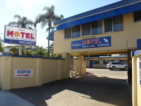 Sunburst Motel - Pubs and Clubs 3