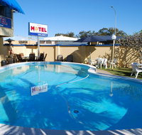 Sunburst Motel - Pubs and Clubs