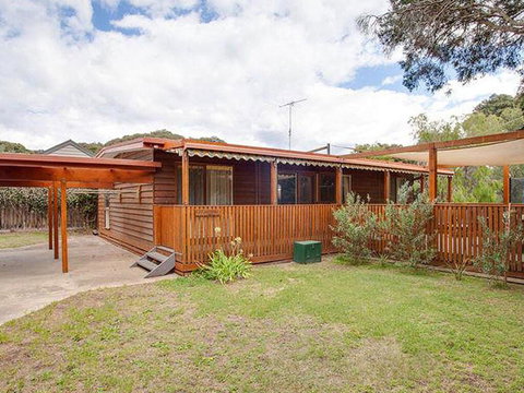 Sun Haven - Pubs and Clubs 1