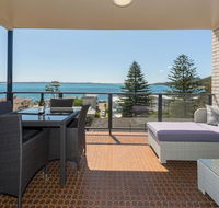 Sundeck Unit 7 - Shoal Bay - Pubs and Clubs