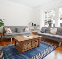 Sunlit 2-bed Apartment Metres From the Beach - Go Out