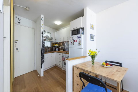 Sunlit Studio In The Trees, Walk To The Beach - Go Out 3