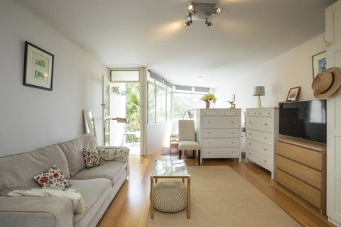 Sunlit Studio In The Trees, Walk To The Beach - Go Out 0