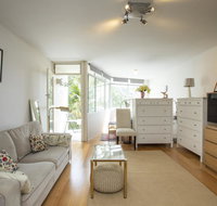 Sunlit studio in the trees walk to the beach - Go Out