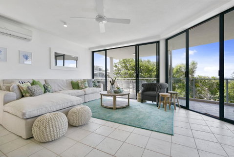 Sunny And Spacious Sunshine Beach - Go Out 0