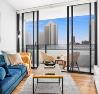 Sunny Modern Two-Bedroom Pad Steps From the Beach - Pubs and Clubs