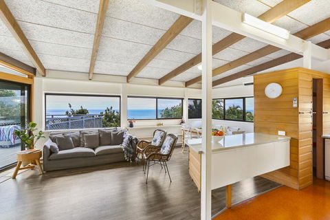 Sunshine Beach Shack - Pubs and Clubs 3