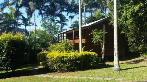 Sunshine Valley Cottages - Pubs and Clubs 2