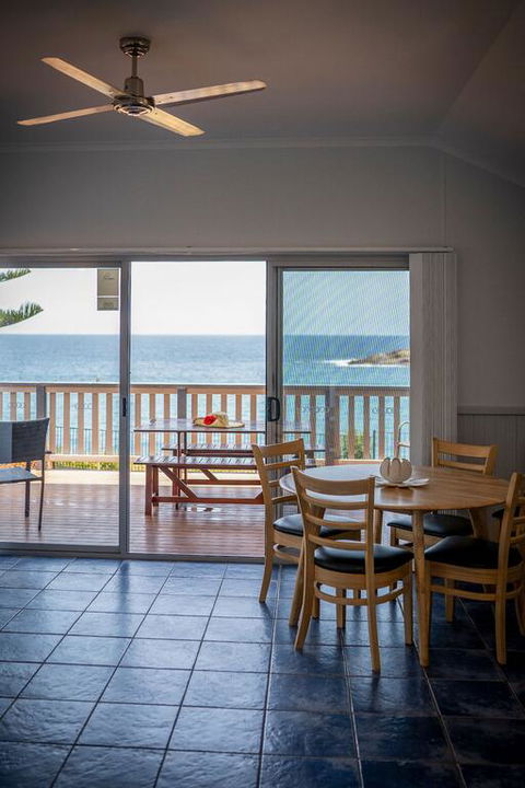 Surf Beach Holiday Park - Pubs and Clubs 3