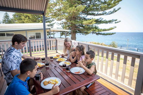 Surf Beach Holiday Park - Pubs and Clubs 1