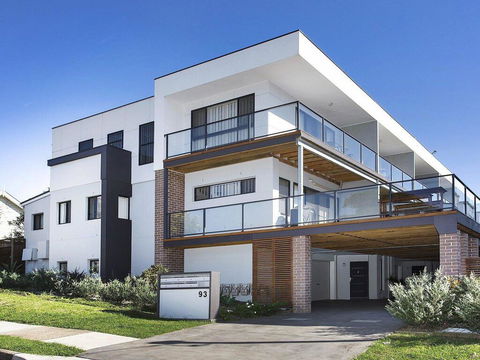 Surf Beach Townhouse - Pubs and Clubs 0