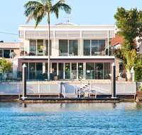 Surfers Paradise Escape - Waterfront House - Pubs and Clubs