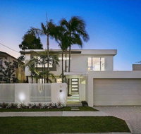 Surfers Paradise Holiday Home Almalfi Drive - Pubs and Clubs