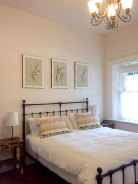 Surgeon's Cottage - Pubs and Clubs 3