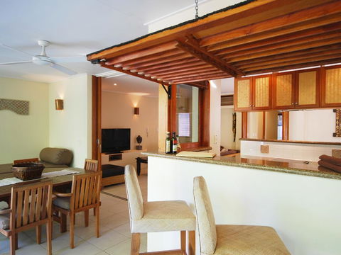 Surya Beachfront Villa No.1 - Pubs and Clubs 2