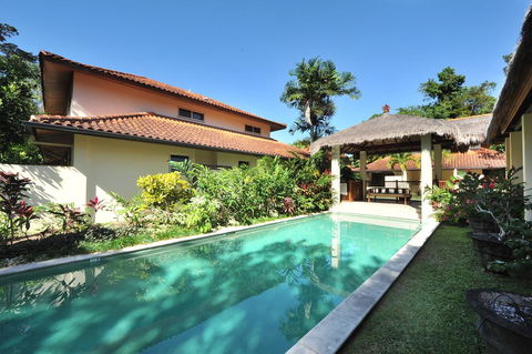 Surya Beachfront Villa No.1 - Pubs and Clubs 1