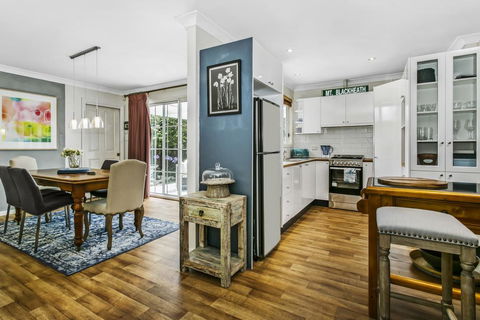 Swanbrook - Pubs and Clubs 1