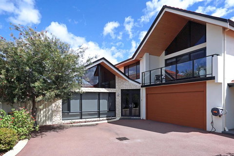 Swanriver Applecross Shortstays - Go Out 0