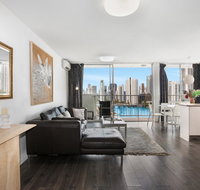 Sweeping Views of Surfers Paradise and Chevron Island - Pubs and Clubs