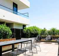 Sweet Home for Families  Box Hill - Pubs and Clubs
