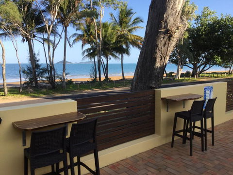 Taihoa Holiday Units Adults Only - Pubs and Clubs 2