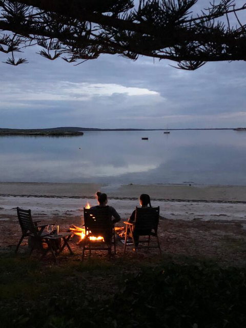 Tall Pines Beach House At Mount Dutton Bay (part Of Coffin Bay Waterways) - Go Out 3