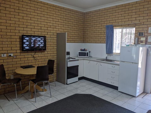 Tallarook Motor Inn - Pubs and Clubs 3