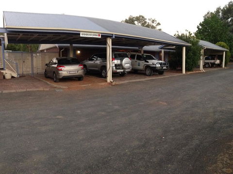 Tambo Mill Motel & Caravan Park - Pubs and Clubs 2