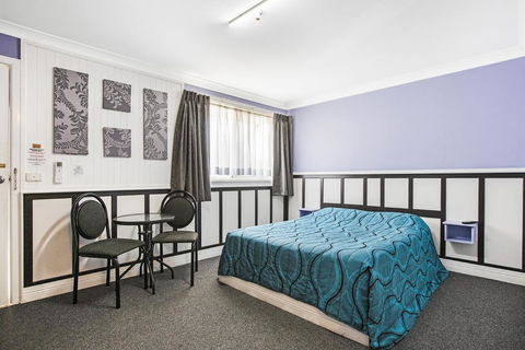 Tamworth Lodge Motel - Pubs and Clubs 0