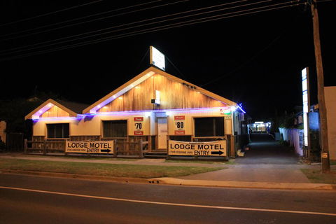 Tamworth Lodge Motel - Pubs and Clubs 1