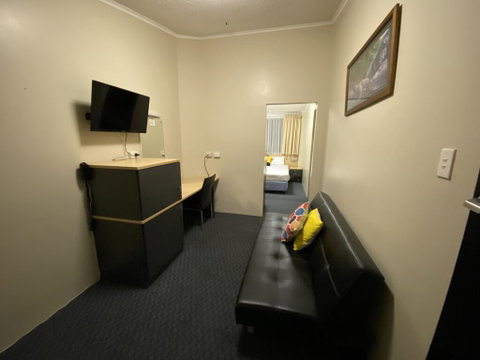 Taree Motor Inn - Pubs and Clubs 2