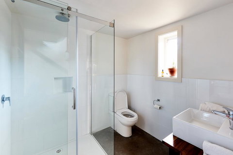 Tarndwarncoort - Farmer's Cottage - Go Out 2