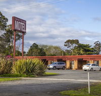 Tarra Motel - Pubs and Clubs