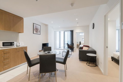 Tasha's Apartments On Morphett - Go Out 2