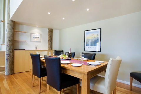 Tathra Beach House Holiday Apartments - Pubs and Clubs 2