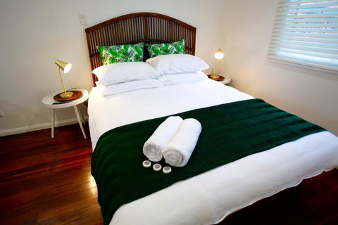 Tea Gardens Hotel - Pubs and Clubs 0